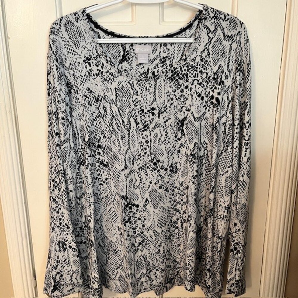 CHICO'S SNAKESKIN PRINT T-SHIRT, SIZE 3 (XL), LONG SLEEVES, LIKE NEW